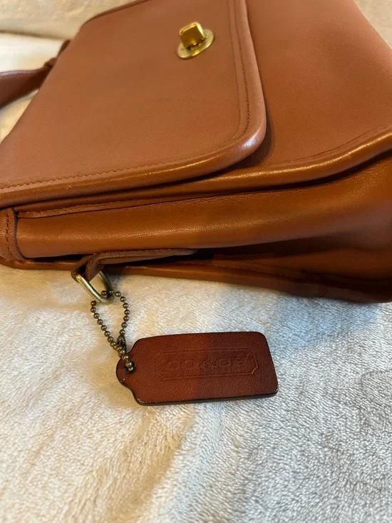 Coach tan Court Vintage Leather Top-Handle Satchel with Turn-Lock - Picture 3 of 11